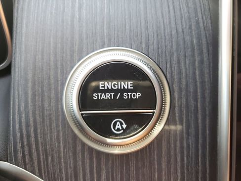 Used 2025 Mercedes-Benz GLC 300 image 34