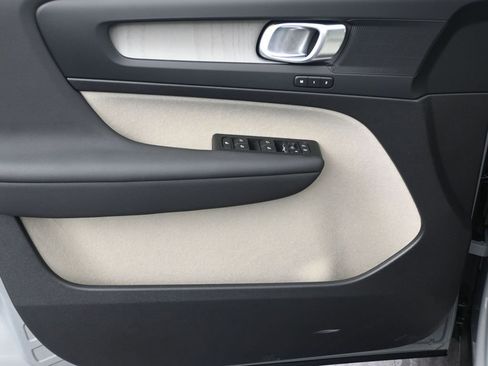 New 2026 Volvo XC40 B5 Plus AWD/4WD image 10