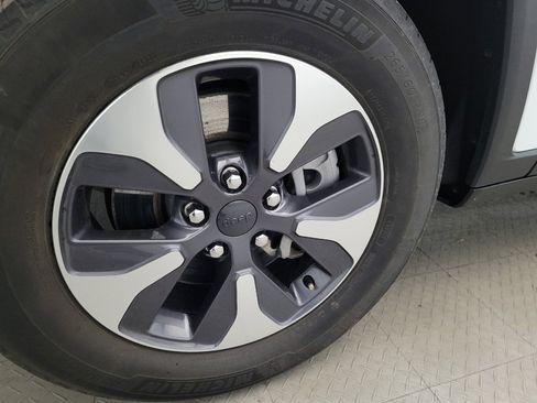 Used 2023 Jeep Grand Cherokee 4WD 4xe image 31
