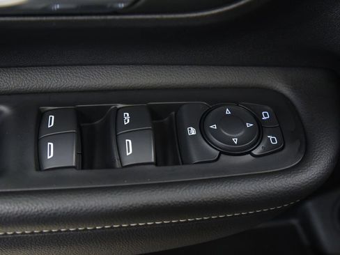 Used 2023 GMC Terrain Denali w/ Black Diamond Edition AWD/4WD image 30