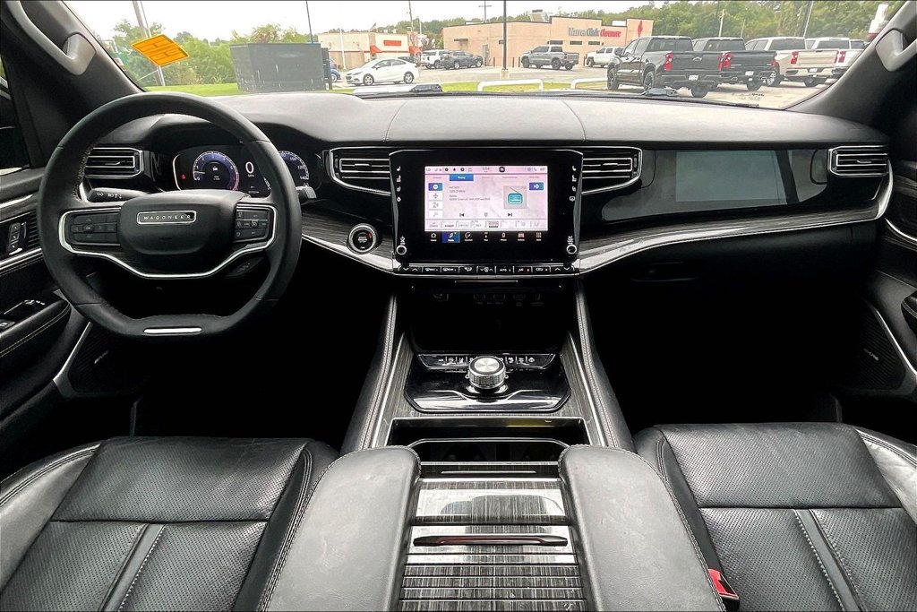 Used 2022 Jeep Wagoneer Series II w/ Convenience Group I RWD image 5