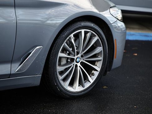 Used 2023 BMW 530i xDrive w/ Convenience Package image 5