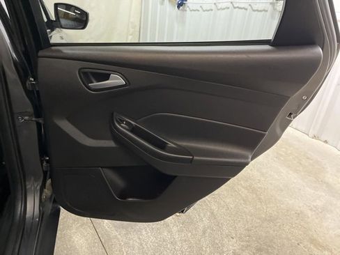 Used 2017 Ford Focus SE image 15