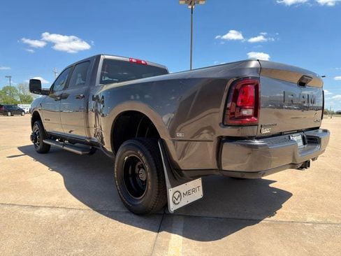 New 2026 RAM 3500 Big Horn AWD/4WD image 17