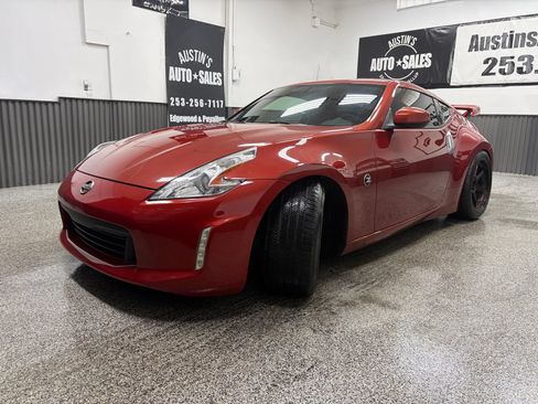 Used 2015 Nissan 370Z Coupe RWD image 6