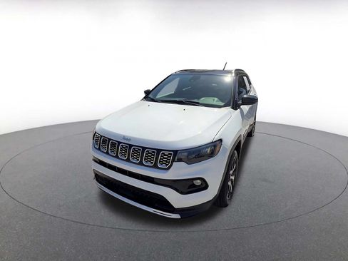 Used 2025 Jeep Compass Limited AWD/4WD image 7