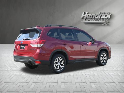 Certified 2022 Subaru Forester Premium image 9