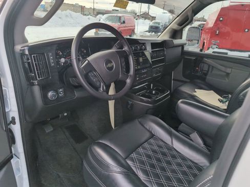 Used 2024 Chevrolet Express 2500 Extended image 13