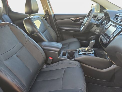 Used 2018 Nissan Rogue Sport SL w/ SL Premium Package image 10