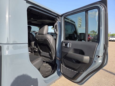 New 2026 Jeep Gladiator Sport image 16