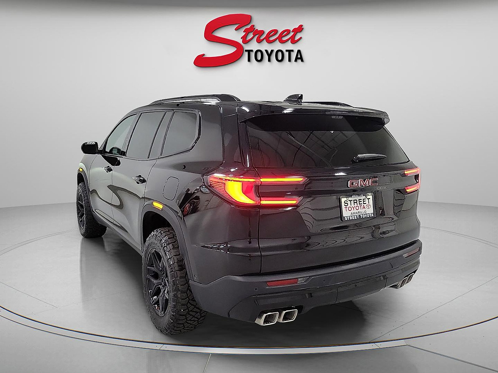 Used 2026 GMC Acadia AT4 w/ Super Cruise Package AWD/4WD image 2