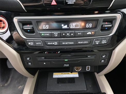Used 2020 Honda Pilot Elite image 9