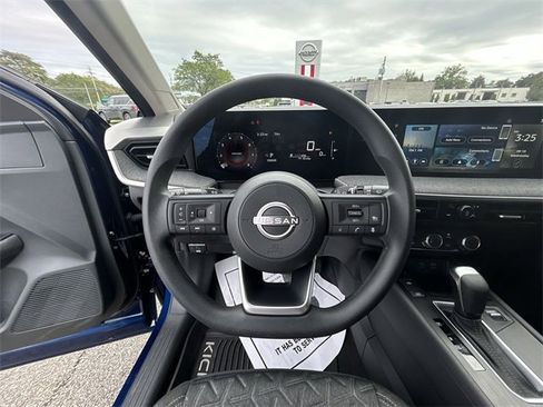 Certified 2025 Nissan Kicks SV image 18
