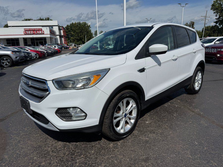 Used 2017 Ford Escape SE FWD image 1