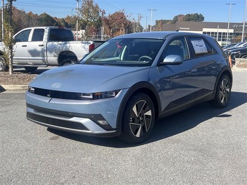 New 2026 Hyundai Ioniq 5 SE image 3