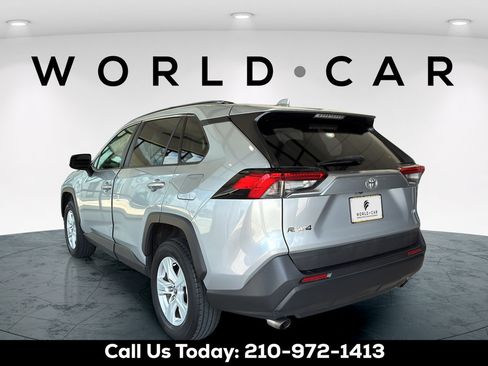 Used 2021 Toyota RAV4 XLE FWD image 10