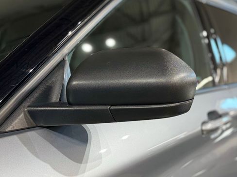 Used 2022 Ford Explorer XLT w/ Equipment Group 202A image 18