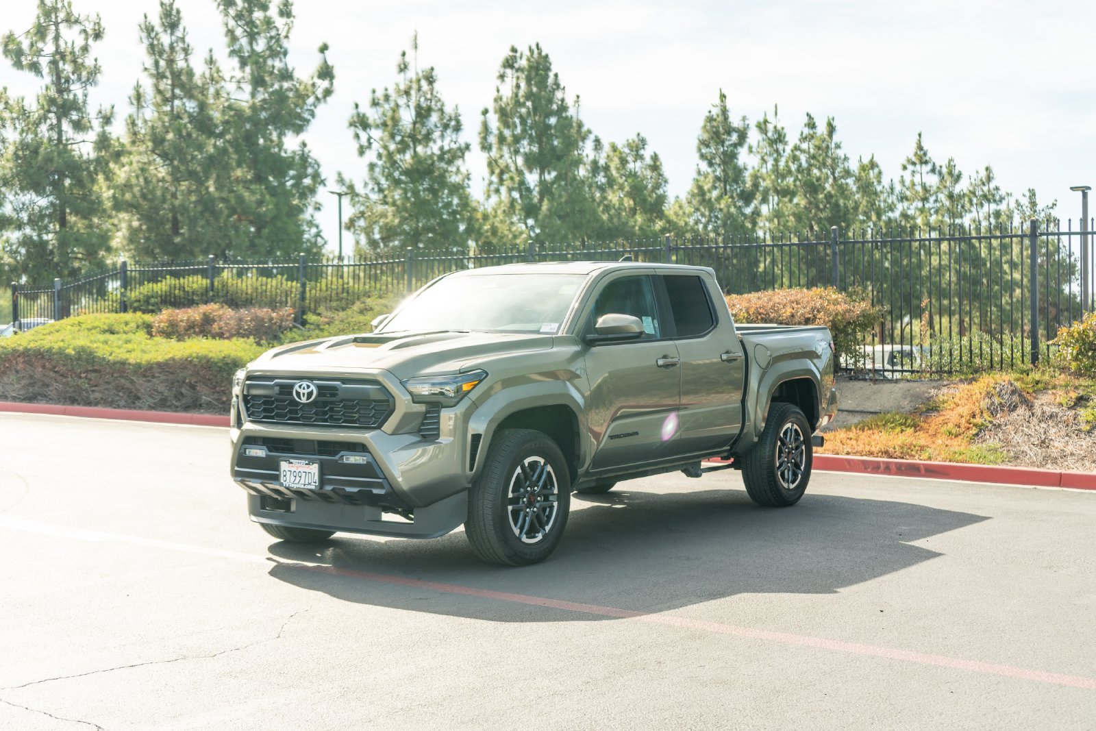 Certified 2025 Toyota Tacoma TRD Sport AWD/4WD image 5