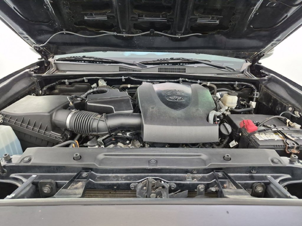 Used 2020 Toyota Tacoma TRD Sport AWD/4WD image 38