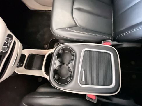 Used 2023 Chrysler Pacifica Touring-L FWD image 20