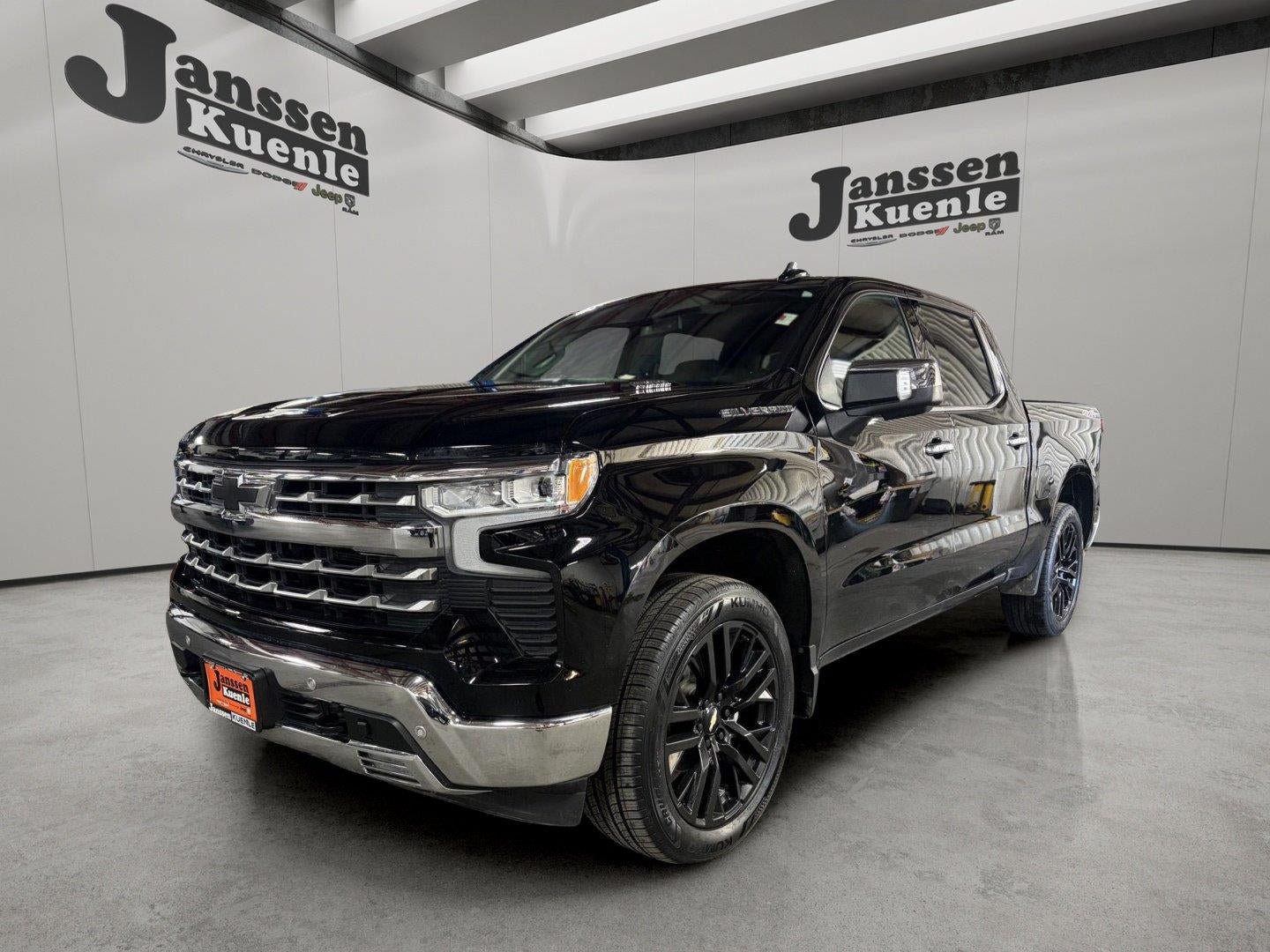 Used 2022 Chevrolet Silverado 1500 LTZ w/ LTZ Convenience Package II AWD/4WD image 1