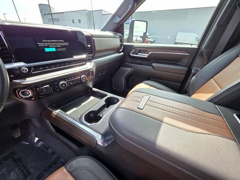 Used 2025 Chevrolet Silverado 2500 High Country w/ Technology Package AWD/4WD image 26