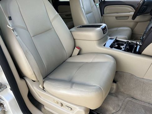 Used 2014 GMC Yukon Denali AWD/4WD image 10