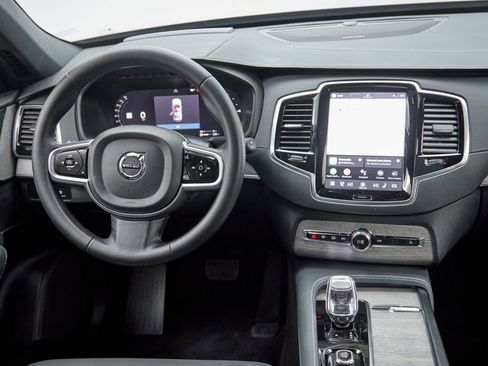 Certified 2023 Volvo XC90 T8 Ultimate w/ Protection Package Premier AWD/4WD image 30