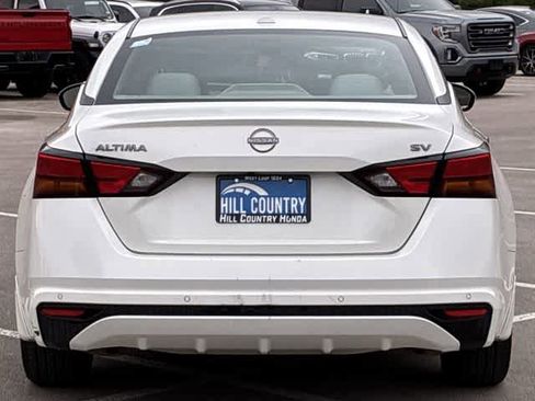 Used 2023 Nissan Altima 2.5 SV FWD image 5