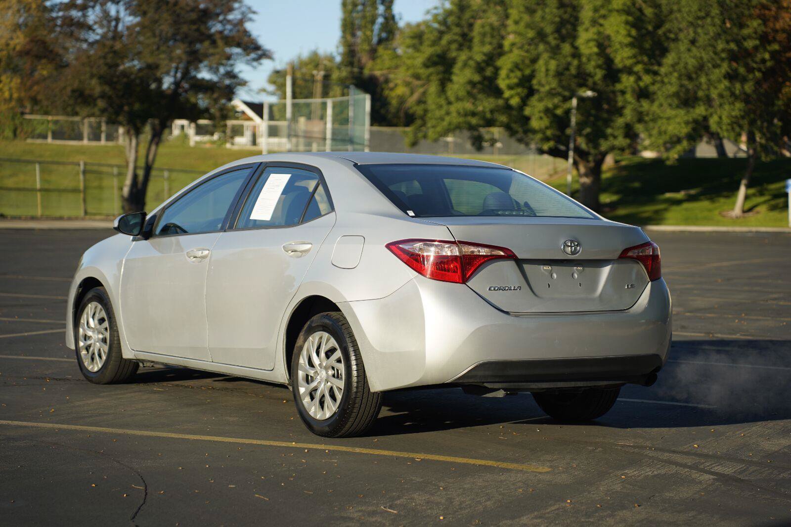 Used 2017 Toyota Corolla LE FWD image 3
