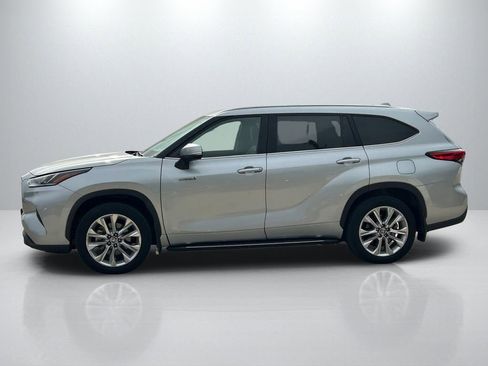 Used 2021 Toyota Highlander Limited AWD/4WD image 8