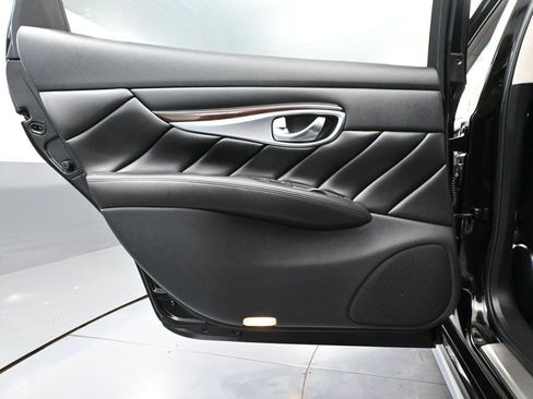 Used 2016 INFINITI Q70 L 3.7 w/ Technology Package image 40