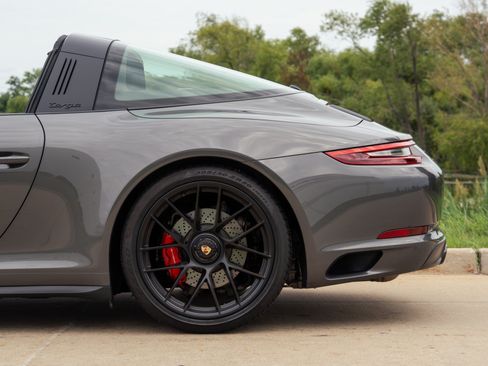 Used 2019 Porsche 911 Targa 4 GTS AWD/4WD image 31