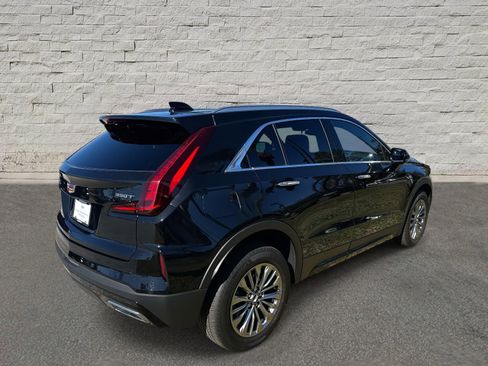 Used 2024 Cadillac XT4 Premium Luxury image 5