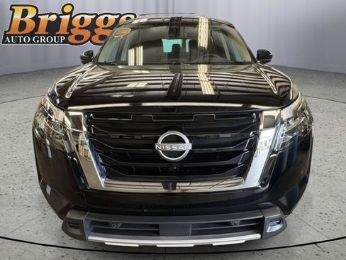 Used 2025 Nissan Pathfinder Platinum w/ Cargo Package AWD/4WD image 9