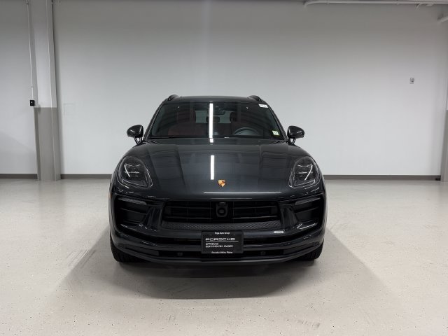 Certified 2026 Porsche Macan AWD/4WD image 9