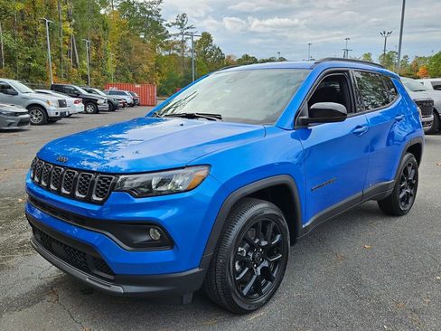 New 2026 Jeep Compass Latitude image 3
