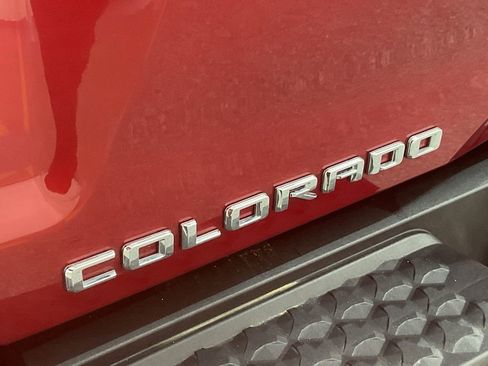 Used 2023 Chevrolet Colorado Z71 w/ Z71 Convenience Package 2 AWD/4WD image 23