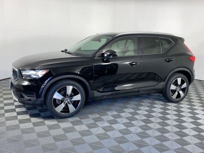 Used 2019 Volvo XC40 T5 Momentum