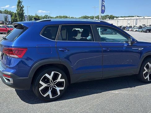 Used 2022 Volkswagen Taos SEL AWD/4WD image 5