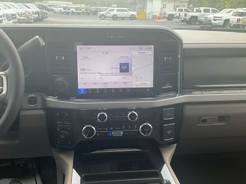 New 2026 Ford F250 Platinum w/ Platinum Plus Package AWD/4WD image 19
