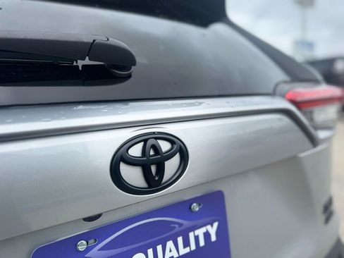 Used 2020 Toyota RAV4 XLE w/ Convenience Package AWD/4WD image 33