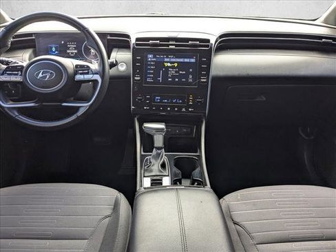 Used 2022 Hyundai Santa Cruz SEL Premium image 16