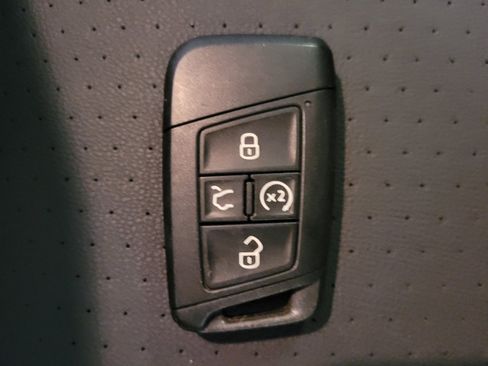 Used 2023 Volkswagen Jetta SE FWD image 32