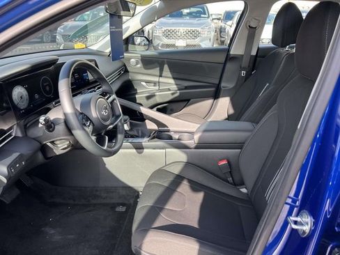 Certified 2023 Hyundai Elantra SEL w/ Convenience Package image 12