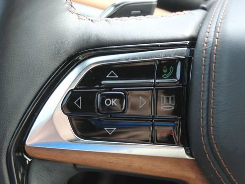Used 2023 Jeep Grand Cherokee L Summit AWD/4WD image 14