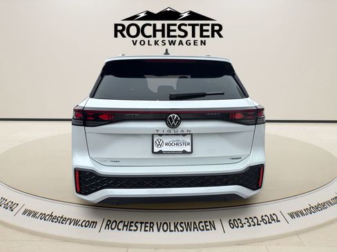 New 2026 Volkswagen Tiguan SEL R-Line AWD/4WD image 5