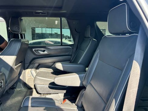 Used 2023 GMC Yukon SLT RWD image 17