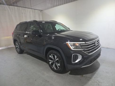 Used 2024 Volkswagen Atlas SE AWD/4WD image 1