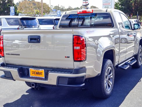 Used 2022 Chevrolet Colorado Z71 AWD/4WD image 19